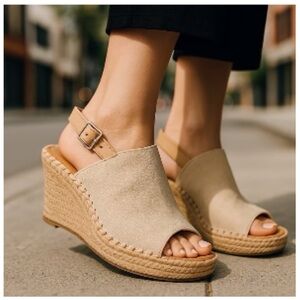 NWOT TOMS Monica Beige Wedge Sandal - 6.5